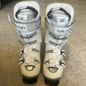 Salomon Gray Ski Boots with Metallic Details